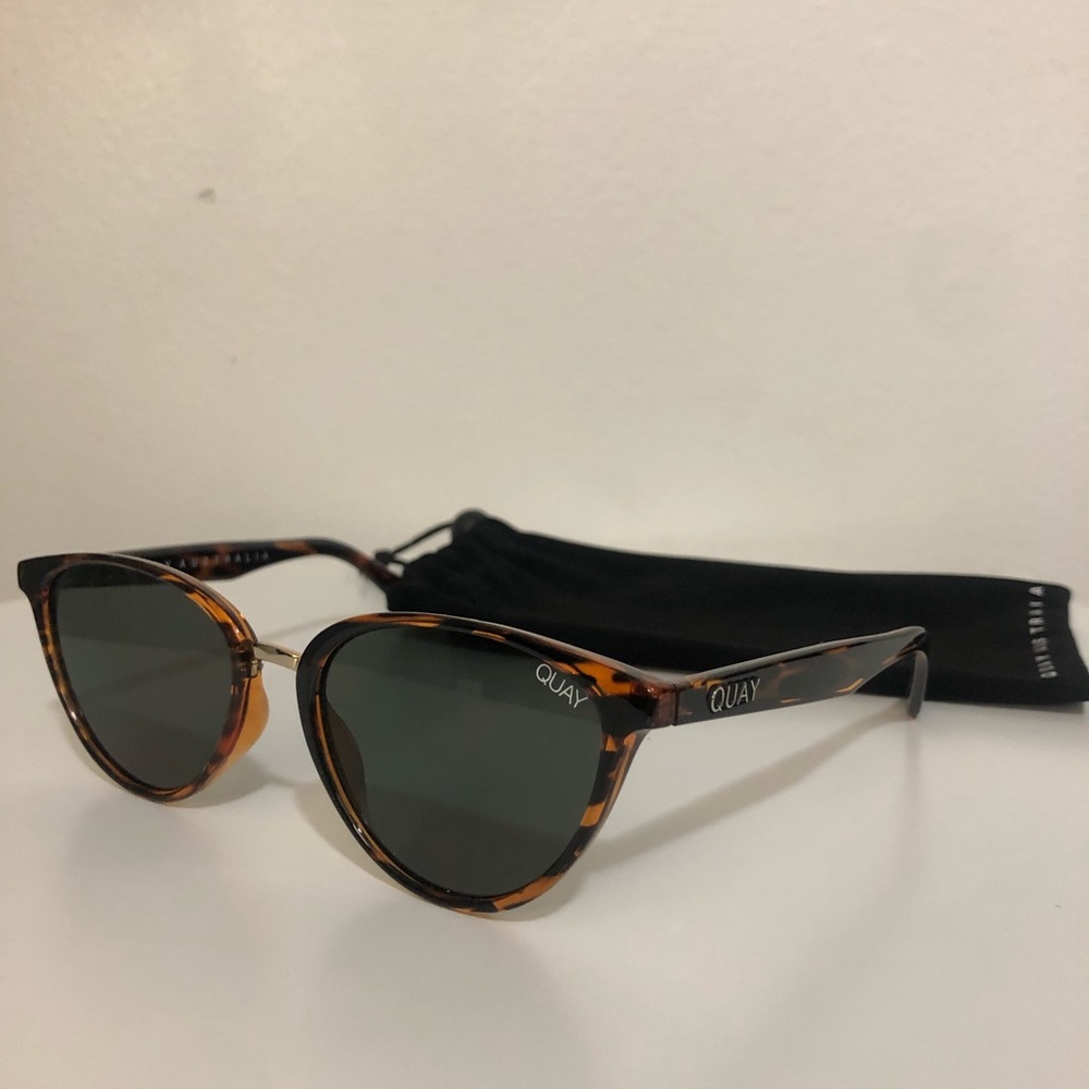 Sunglasses QUAY
